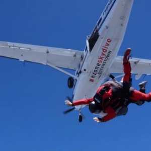 航空遇難死亡率100%，為什么不給乘客自主選擇跳傘逃生的機(jī)會？